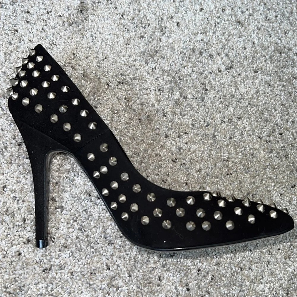 AUTH NIB Steven by Steve Madden Black Superstud Studded Stilleto Pumps US 7
